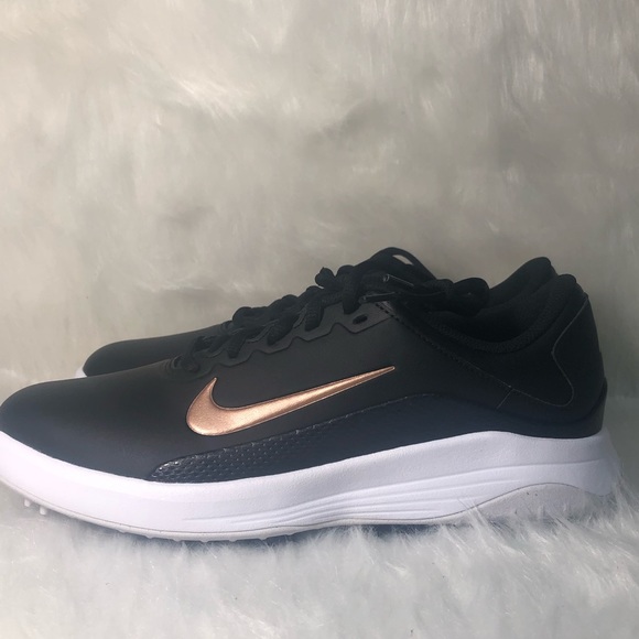 gold nike golf shoes